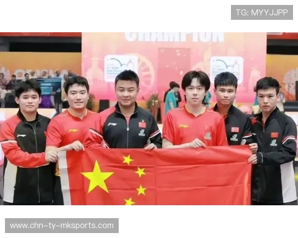 球场奇迹:全能球员在友谊赛中崭露头角,赢得教练厚望 球场奇迹:全能球员在友谊赛中崭露头角,赢得教练厚望